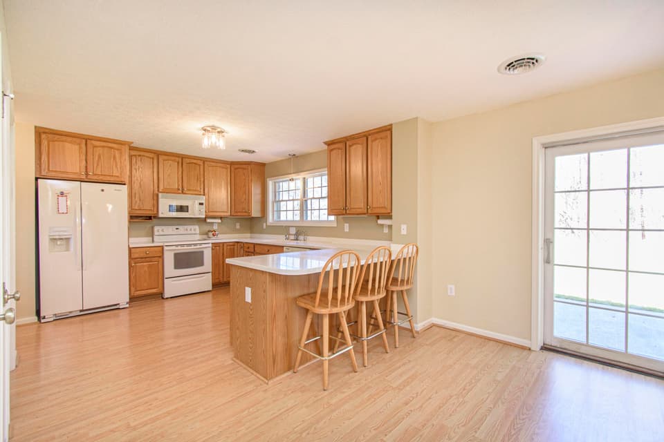 1130 Cassatt Ln, photo 16 of 39
