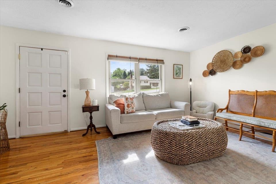 80 Henley Drive, photo 9 of 40