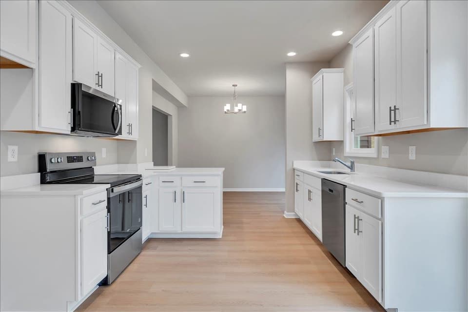1585 Kensington Way NW, photo 18 of 40