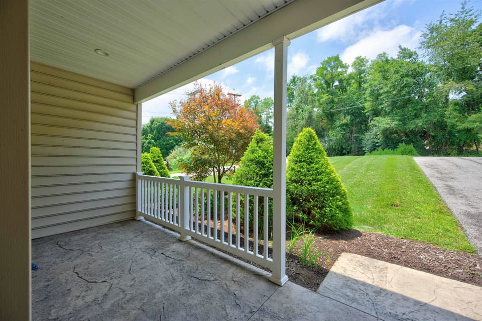 163 Walters Drive, photo 5 of 40