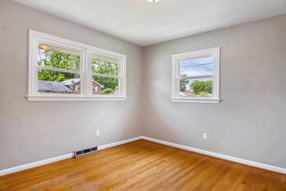 660 Colhoun Street, photo 14 of 35