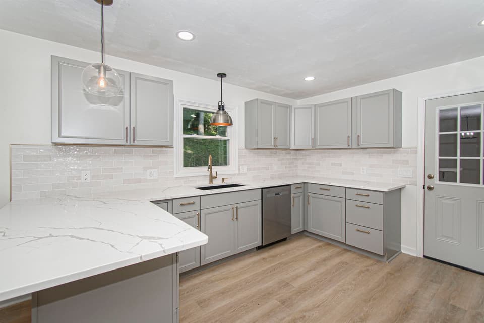 300 Arrowhead Trail, photo 18 of 39
