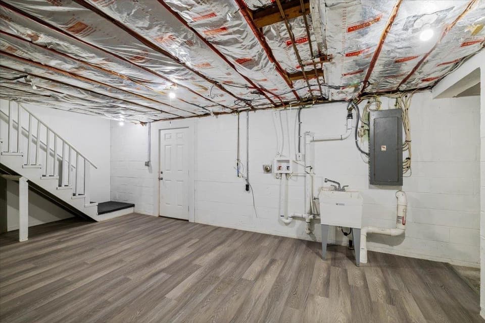 130 Greenway Drive, photo 17 of 30