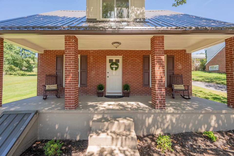 770 Montgomery Street, photo 5 of 40