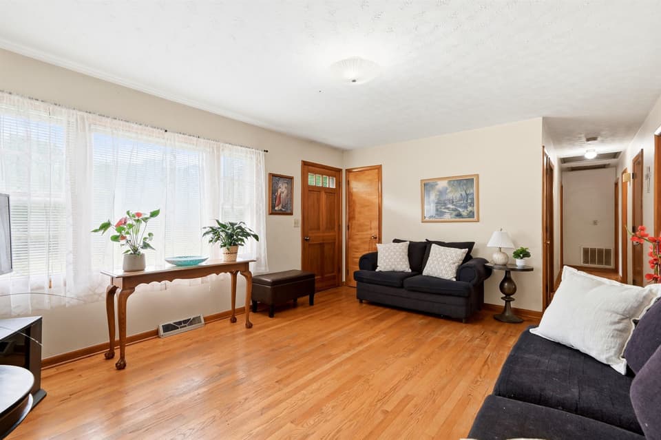2614 Childress Road, photo 8 of 31