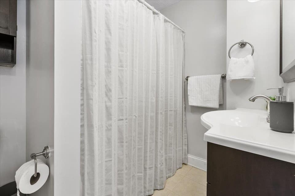 619 E Main Street, photo 19 of 40