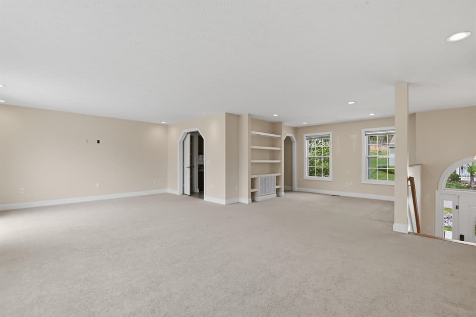 1410 Sherwood Drive, photo 12 of 40