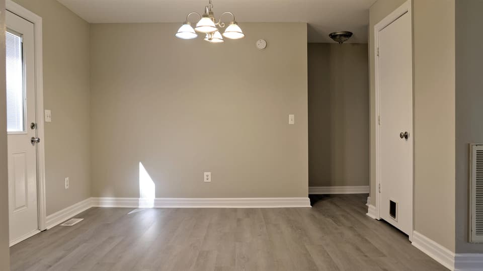 485 Arrowhead Trail, photo 10 of 40