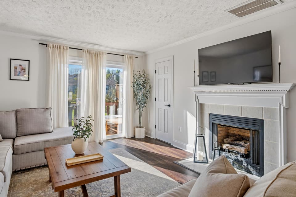 145 Blue Leaf Drive, photo 13 of 40