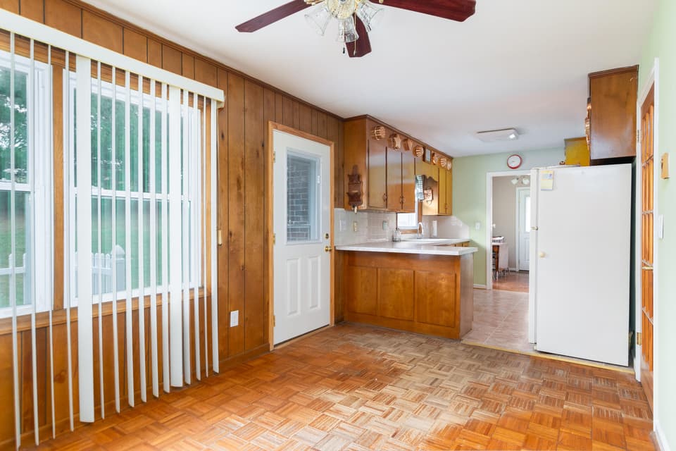 345 Maple Drive, photo 15 of 40