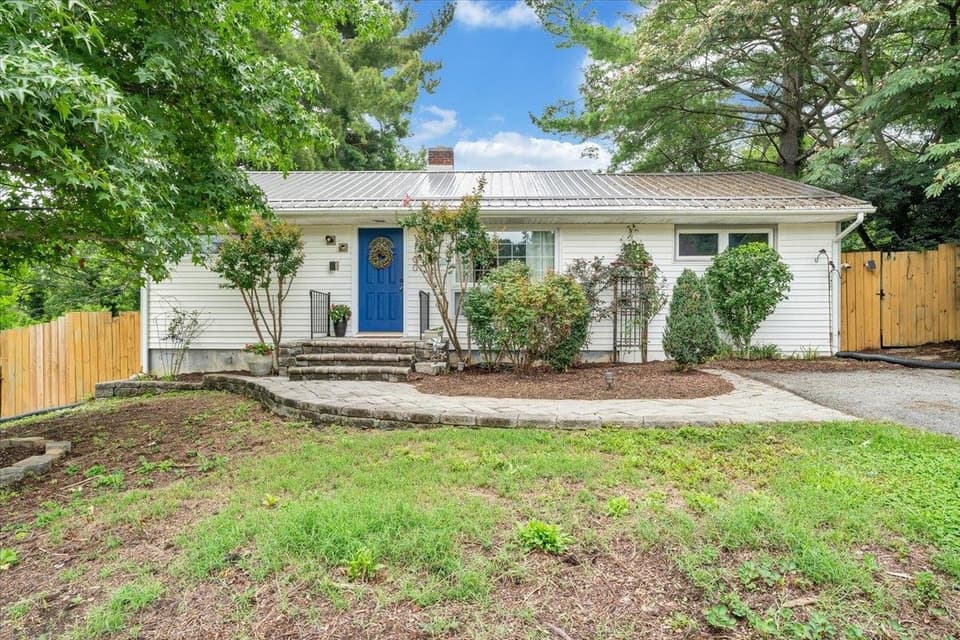 100 Roseland Drive SW, Christiansburg, VA