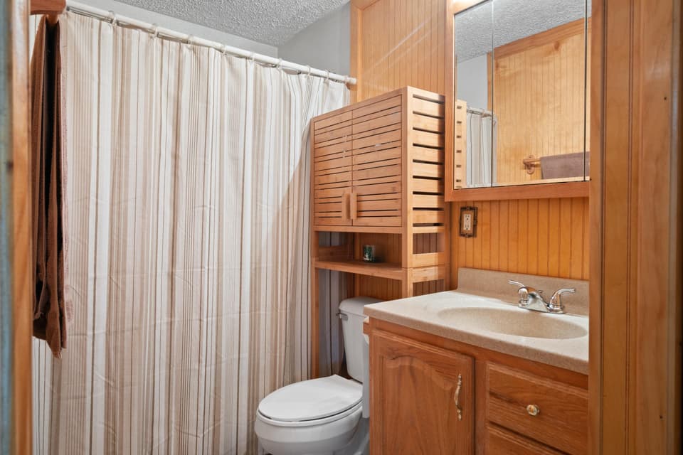 490 Sunnyside Lane, photo 22 of 36