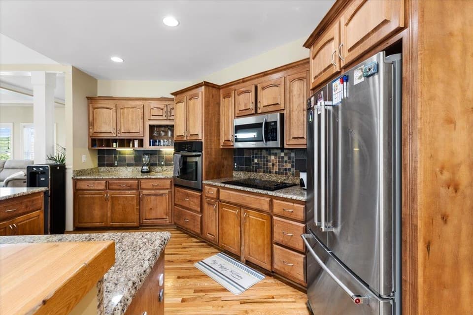 1015 Falor Lane, photo 18 of 40