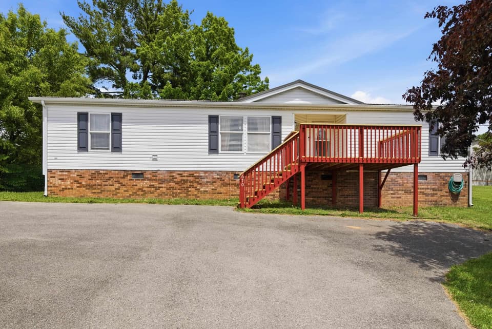 670 Liberty Street NE, Christiansburg