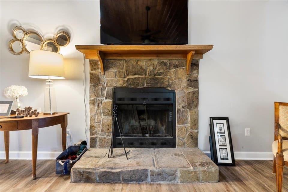1200 Flint Drive, photo 11 of 40