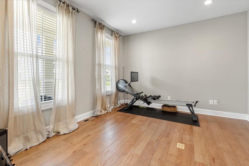 705 Jefferson Circle, photo 20 of 40