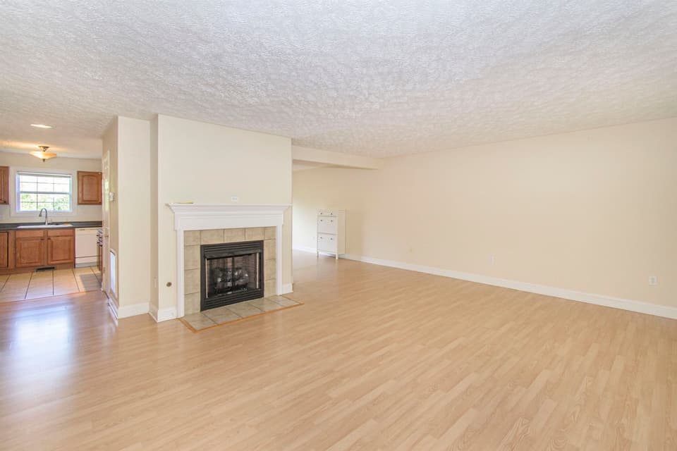 855 Oak Tree Boulevard, photo 5 of 31