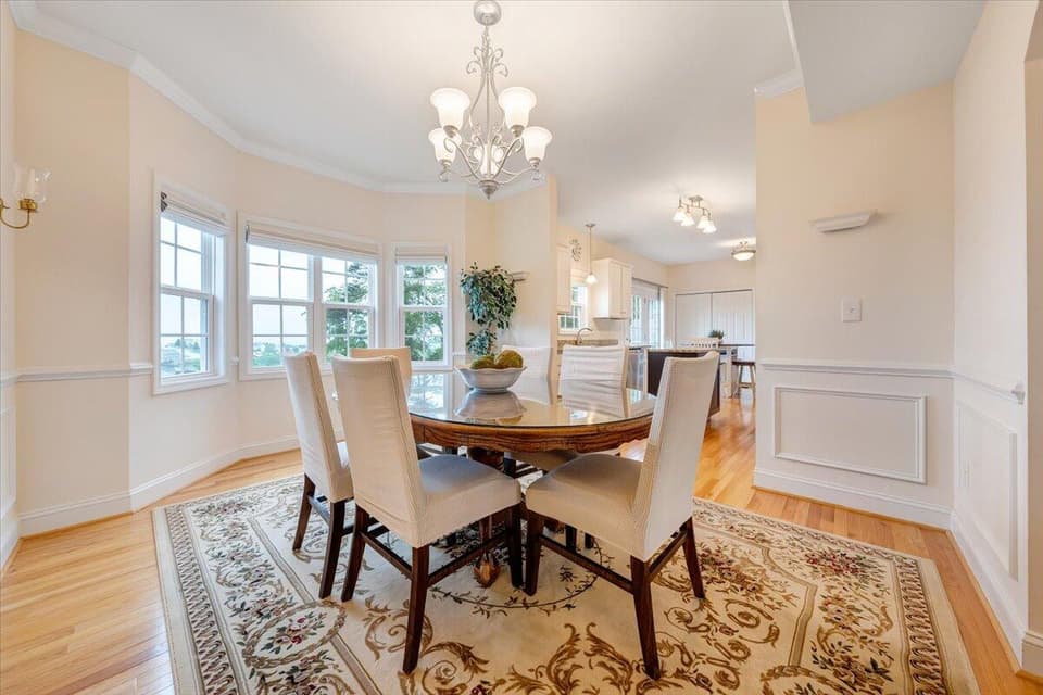 1585 Diana Drive, photo 8 of 38