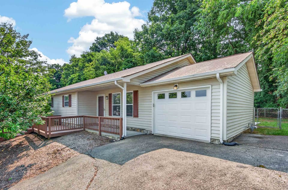 650 Kamran Drive, photo 32 of 40