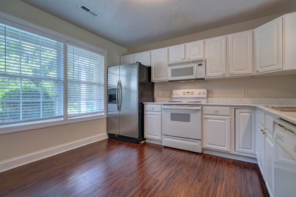 260 Willow Oak Drive, photo 6 of 32