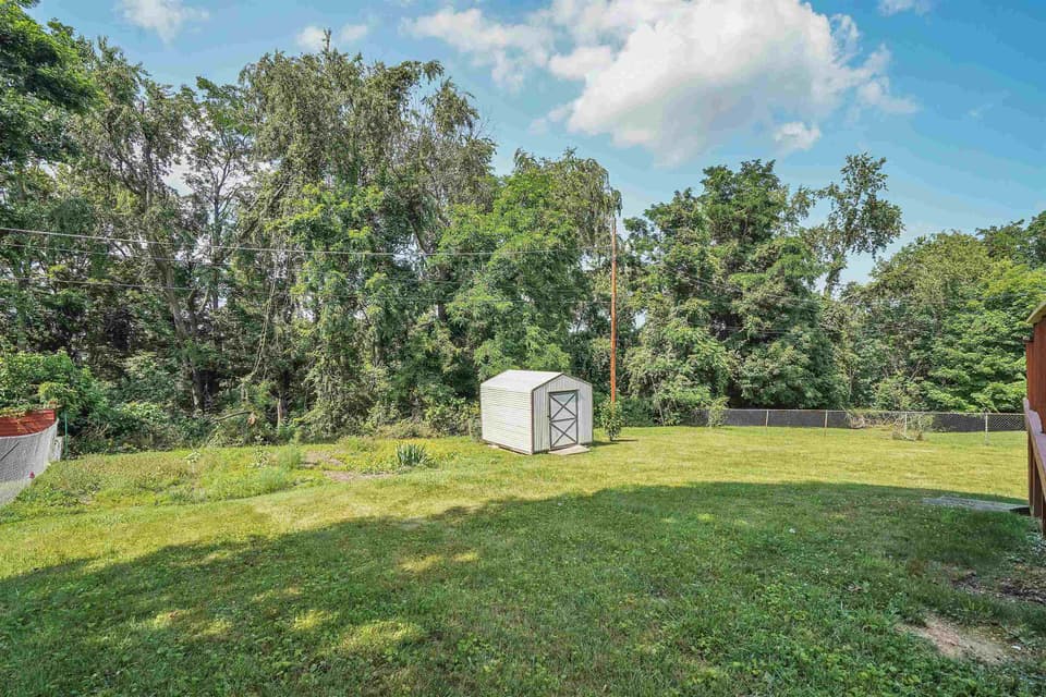 650 Betty Drive, photo 13 of 40