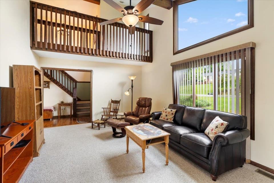 285 Briarwood Drive SW, photo 10 of 40