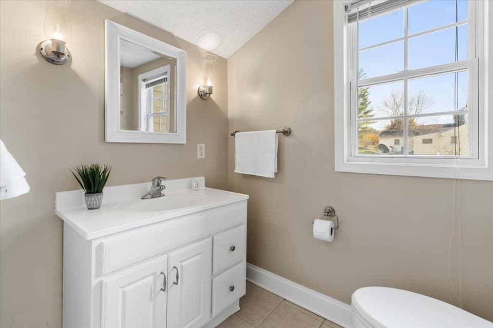 619 E Main Street, photo 24 of 40