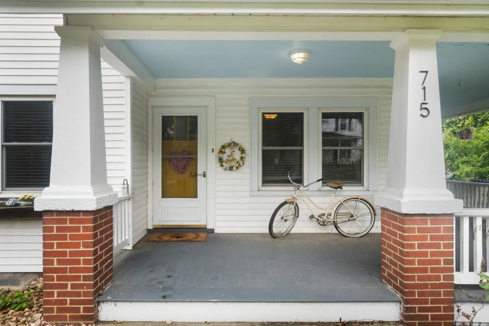 715 Church Street, photo 3 of 40