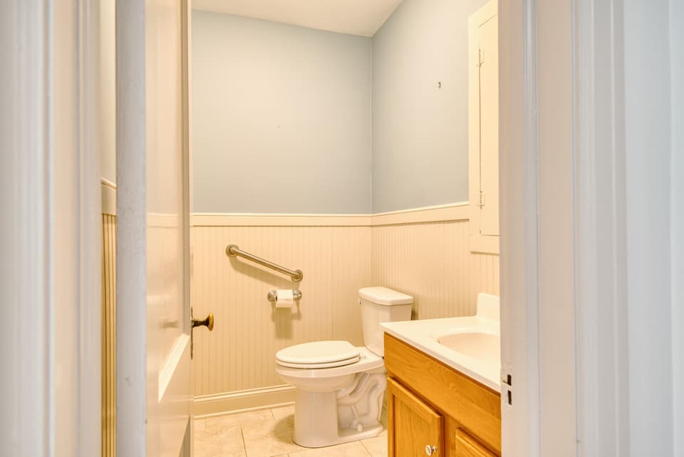660 W Main Street, photo 24 of 40