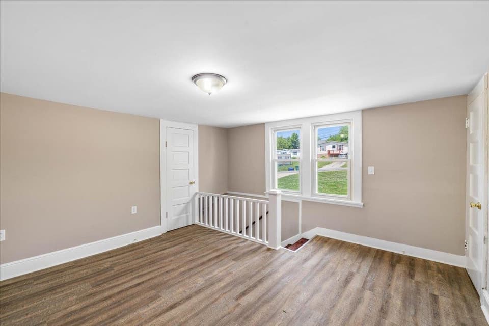665 Liberty Street, photo 21 of 29