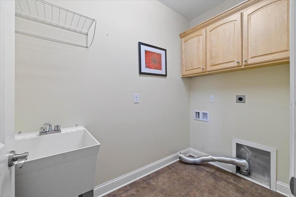 110 Phoenix Boulevard NW, photo 11 of 39