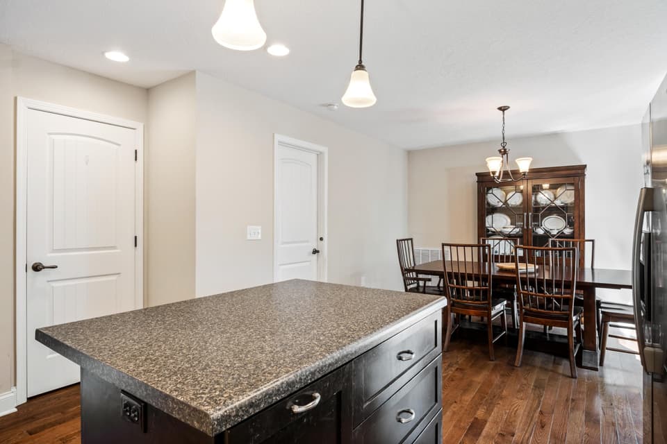 60 Florence Drive, photo 8 of 40