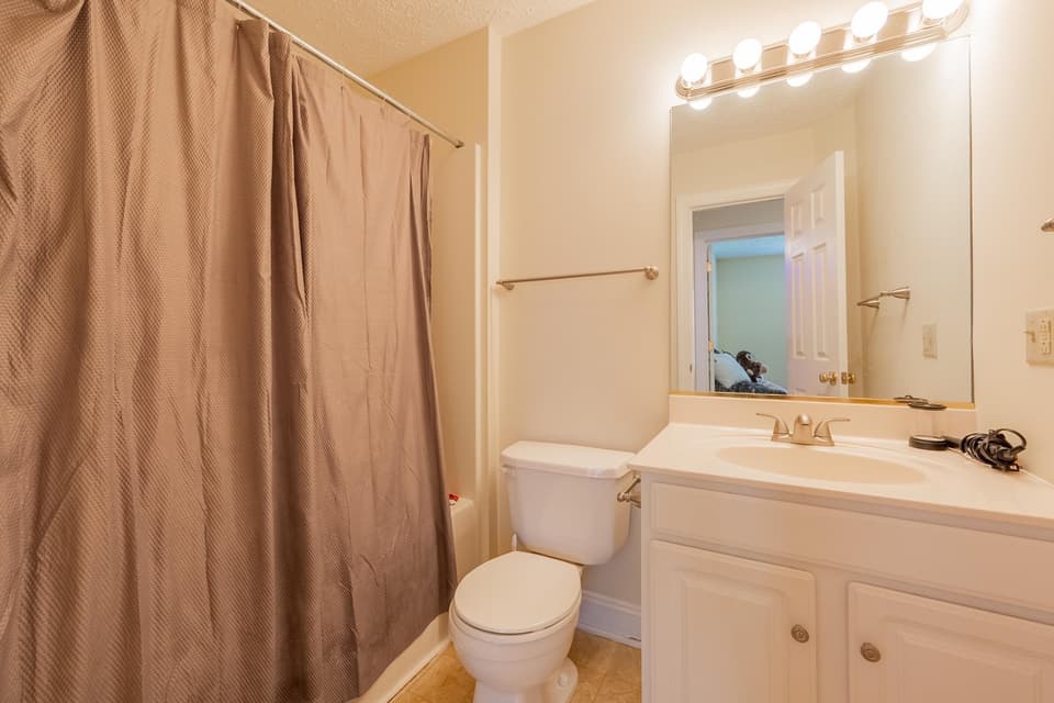 405 Silver Leaf Drive, photo 32 of 36