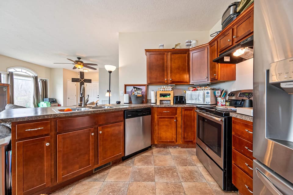 285 Easy Street, photo 17 of 40