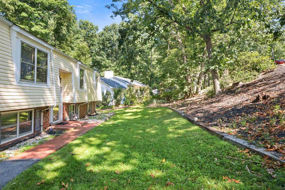 415 Tomahawk Drive, photo 4 of 40