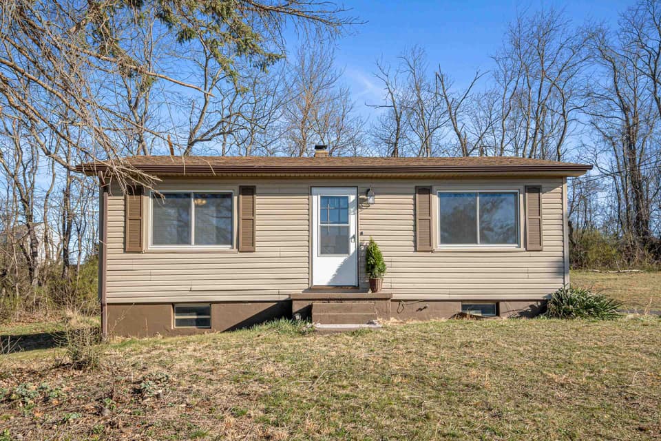 1634 Mud Pike, Christiansburg, VA