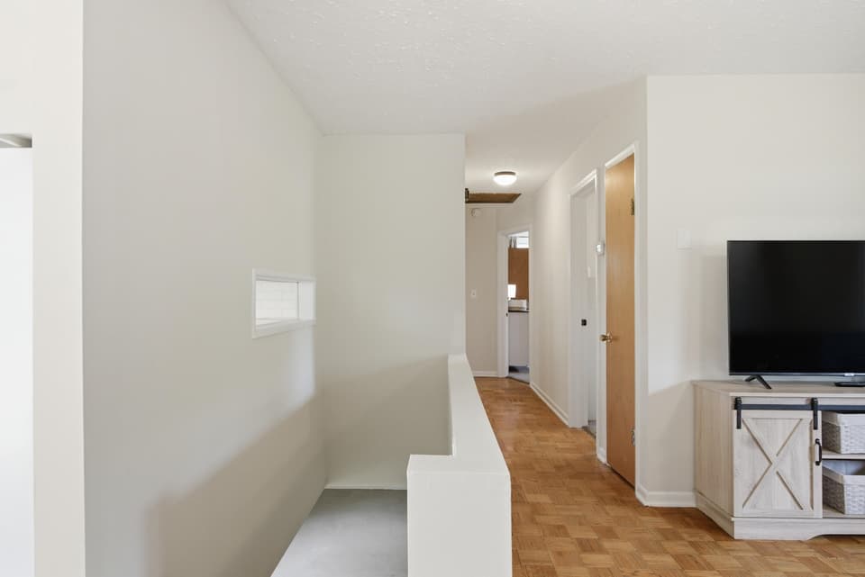 665 Betty Drive, photo 23 of 39