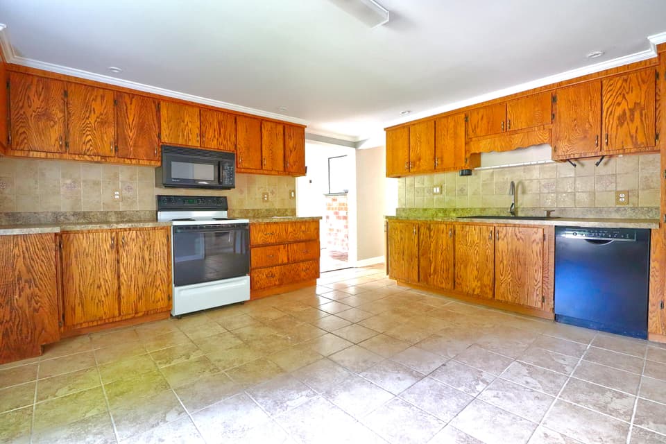 829 Walton Rd, photo 10 of 18