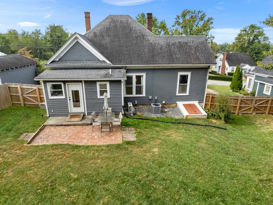 930 Harless Street, photo 9 of 40