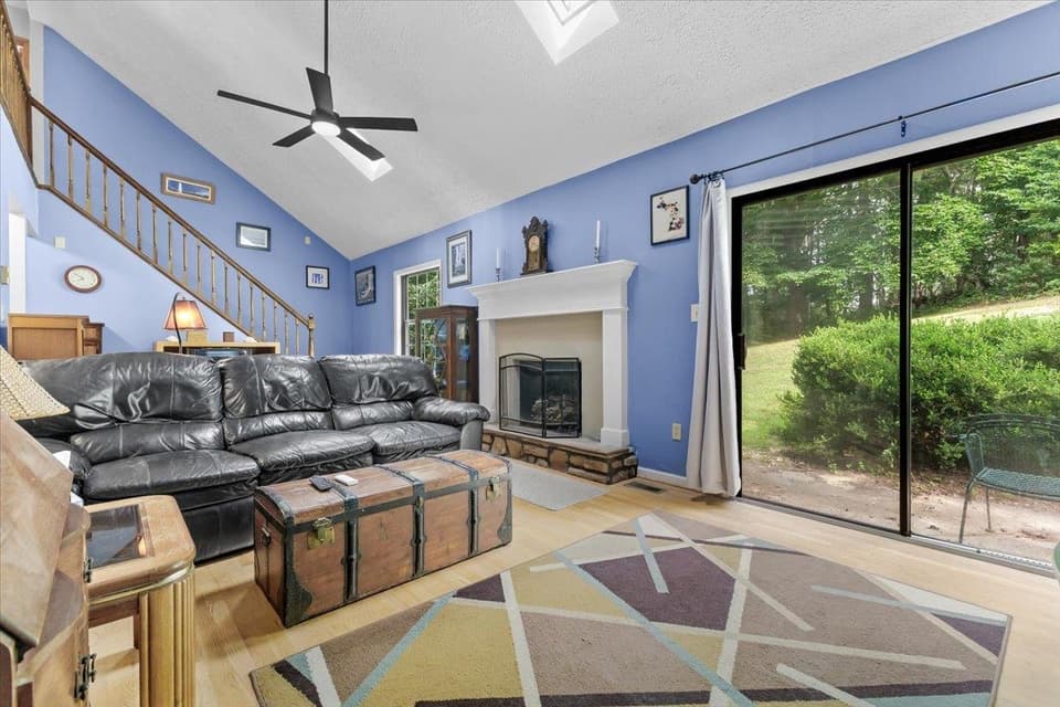 435 Mulberry Drive, photo 13 of 36
