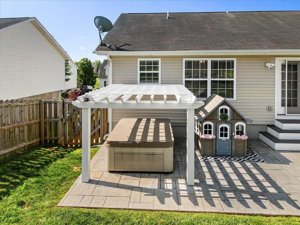 150 Sage Lane, photo 24 of 32