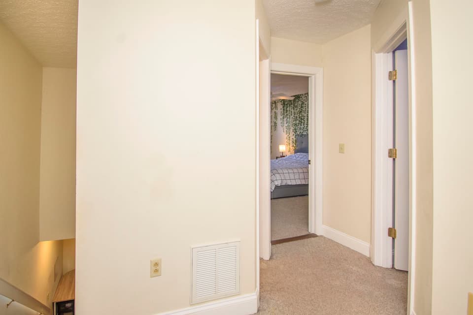 420 Silver Leaf Drive, photo 21 of 40