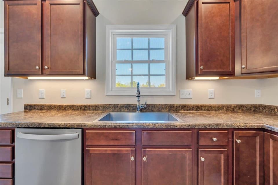 1140 Crosscreek Drive, photo 7 of 40