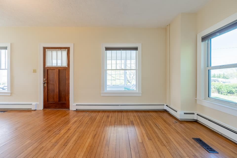 108 Miller Street SE, photo 17 of 40