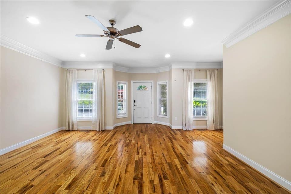 110 Phoenix Boulevard NW, photo 5 of 39