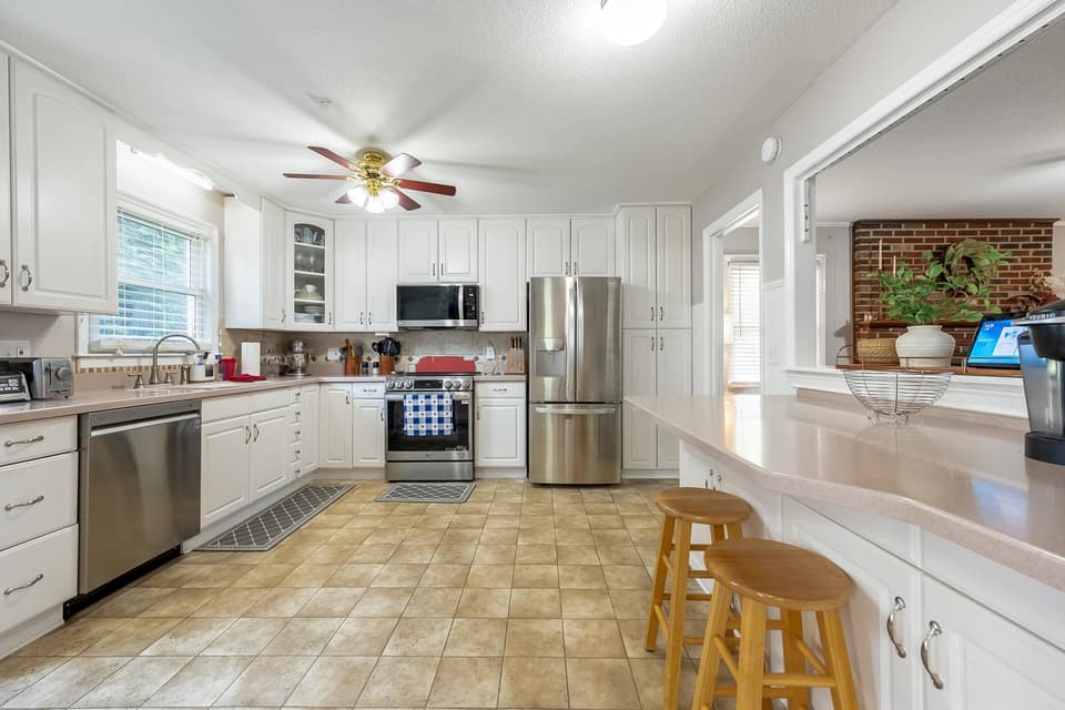 170 Briarwood Drive, photo 9 of 40