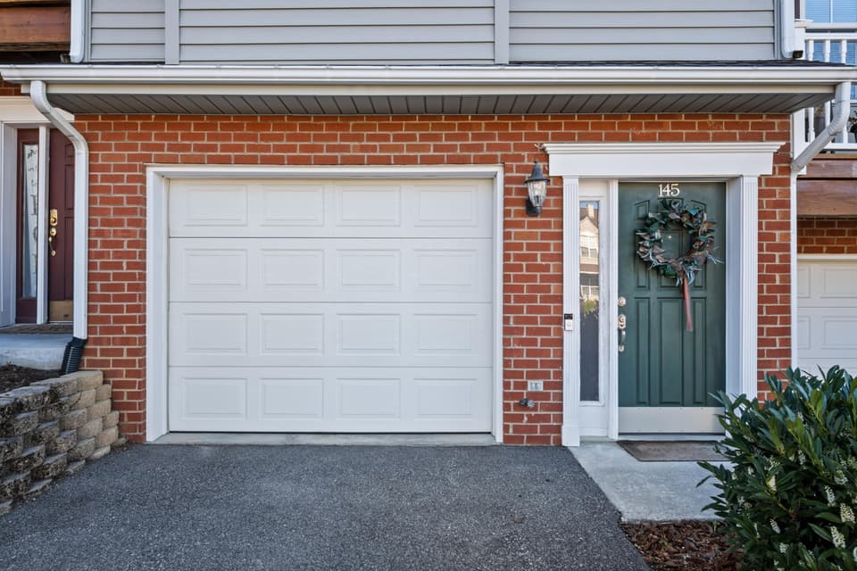 145 Blue Leaf Drive, photo 2 of 40