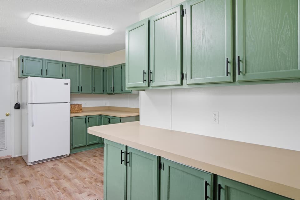 670 Liberty Street NE, photo 14 of 38
