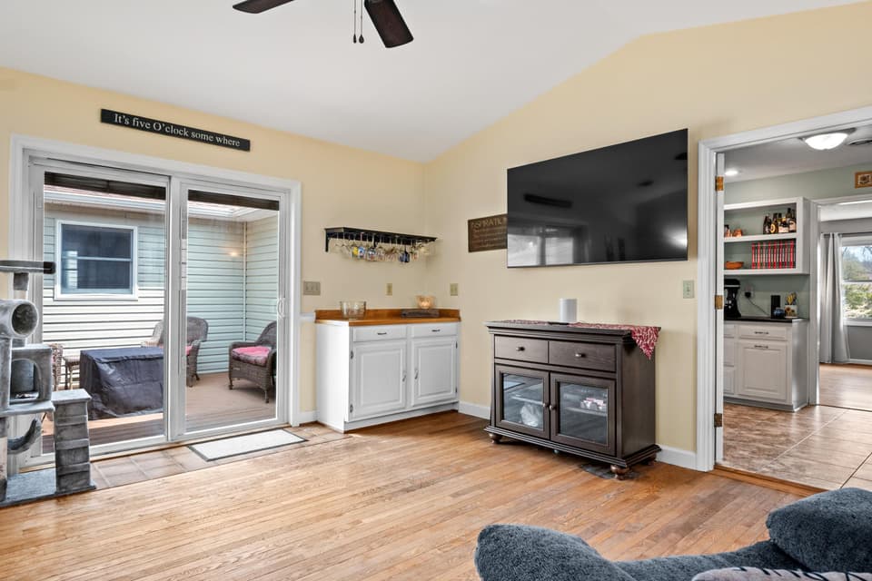 130 Somerset Street, photo 16 of 40