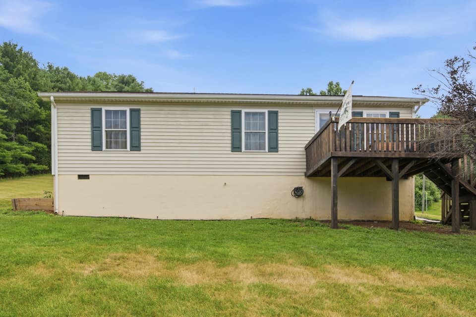 479 Smith Creek Road, Christiansburg, VA